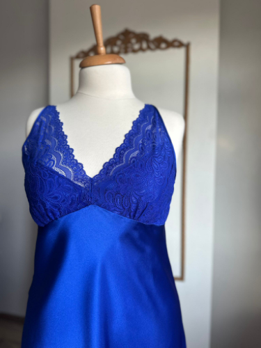 Saks Dantel Detaylı Gecelik