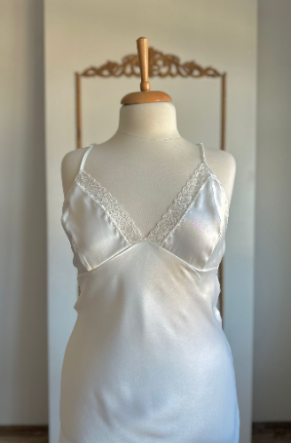 Beyaz Askılı Gecelik